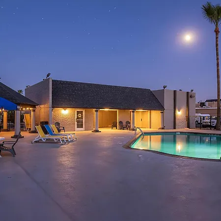 Super 8 By Wyndham Mesa Downtown Near Convention Center