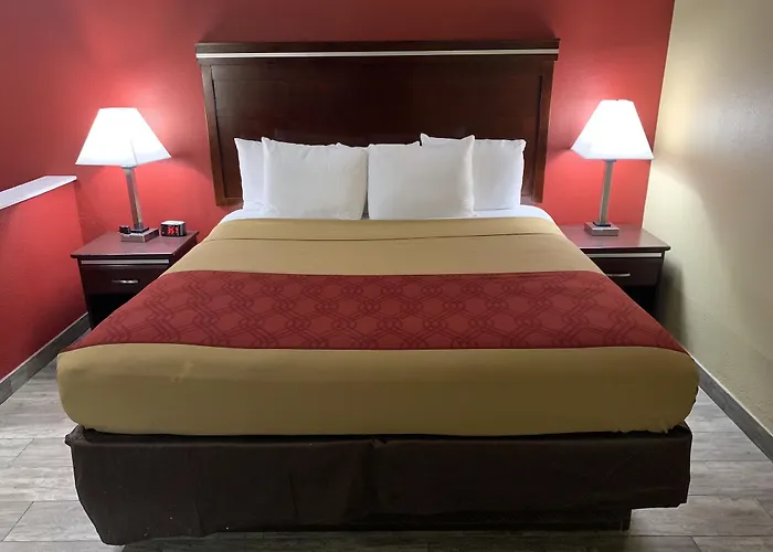 Hotel Super 8 By Wyndham Downtown Near Convention Center Mesa