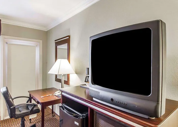 Hotel Super 8 By Wyndham Downtown Near Convention Center Mesa