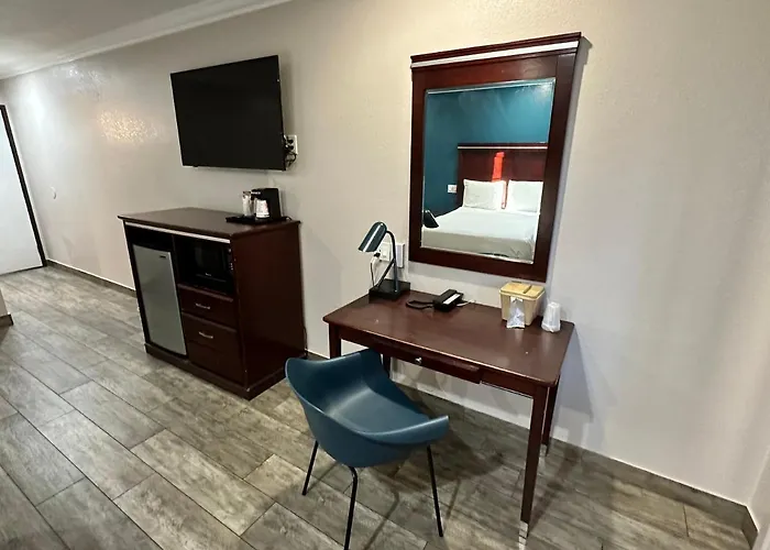Super 8 By Wyndham Downtown Near Convention Center Mesa