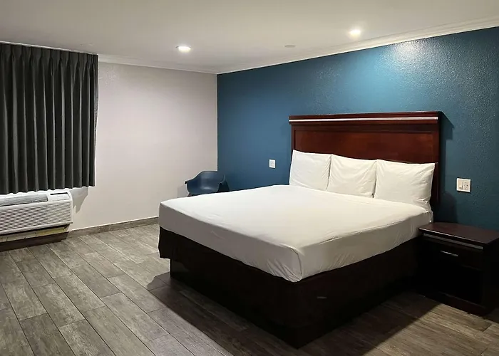 Super 8 By Wyndham Downtown Near Convention Center Hotel Mesa