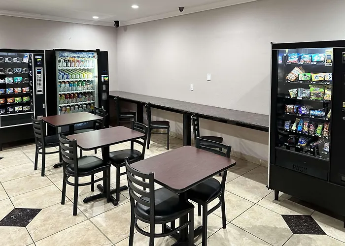 Super 8 By Wyndham Downtown Near Convention Center Hotel Mesa