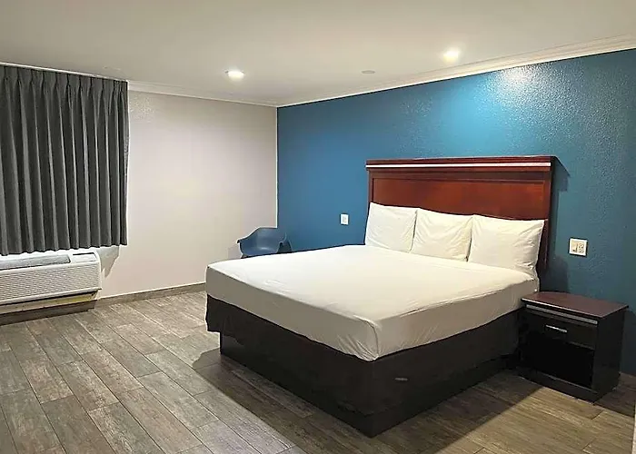 Super 8 By Wyndham Downtown Near Convention Center Mesa