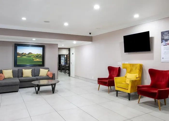 Hotel Super 8 By Wyndham Downtown Near Convention Center 4*
