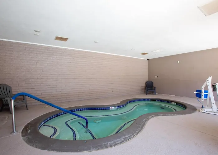 Super 8 By Wyndham Downtown Near Convention Center Mesa