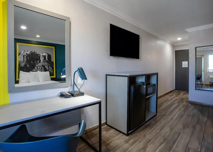 Hotel Super 8 By Wyndham Downtown Near Convention Center Mesa